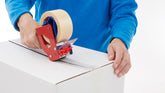 tesa® 4100 tesa® 4100 Universal Plasttejp - präglad - tesa-4100-general-purpose-carton-sealing-tape-transparent-step3of6-ap.jpg