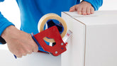 tesa® 4100 tesa® 4100 Universal Plasttejp - präglad - tesa-4100-general-purpose-carton-sealing-tape-transparent-step5of6-ap.jpg