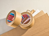tesa® 4313PV12 Premium packtejp med god häftförmåga och papper från ansvarsfulla källor - tesa-4313-high-performance-paper-carton-sealing-tape-05-ap.jpg