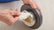 tesa® 4317 tesa® 4317 Maskeringstejp 80˚C - tesa-4317-thin-paper-masking-tape-for-paint-spraying-round-step7of8-ap.jpg