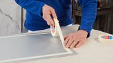 tesa® 4317 tesa® 4317 Maskeringstejp 80˚C - tesa-4317-thin-paper-masking-tape-for-paint-spraying-square-step2of9-ap.jpg