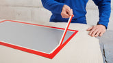 tesa® 4317 tesa® 4317 Maskeringstejp 80˚C - tesa-4317-thin-paper-masking-tape-for-paint-spraying-square-step7of9-ap.jpg