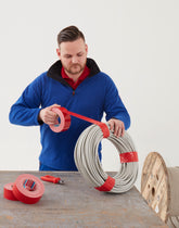 tesa® 4688 Standard Polyetylenbelagd Vävtejp - tesa-4688-standard-polyethylene-coated-cloth-tape-red-02-ap.jpg