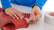tesa® 4943 Dubbelhäftande vävtejp - tesa-4943-double-sided-non-woven-tape-step3of3-002.jpg