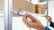 tesa® 4957I 1 100 µm dubbelhäftande PE-skumtejp - tesa-4957-double-sided-pe-foam-tape-step3of3.jpg