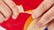 tesa® 4964 Dubbelhäftande tejp med bärarmaterial av väv - tesa-4964-double-sided-tape-with-fabric-backing-step4of7-ap.jpg