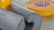 tesa® 51571 Dubbelhäftande non-woven tejp - tesa-51571-double-sided-non-woven-tape-step2of3-001.jpg