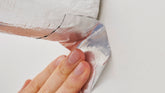 tesa® 60672 tesa® 60672 Aluminiumtejp Med Liner 75µm - tesa-60632-60652-60672-conformable-aluminum-tape-with-paper-liner-step2of6-ap.jpg