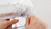 tesa® 60672 tesa® 60672 Aluminiumtejp Med Liner 75µm - tesa-60632-60652-60672-conformable-aluminum-tape-with-paper-liner-step5of6-ap.jpg