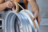 tesa® 4309 tesa® 4309 Temperaturbeständig Maskeringstejp för Sprutmålning - upp till 120 °C - tesa 04309 ap 001.jpg